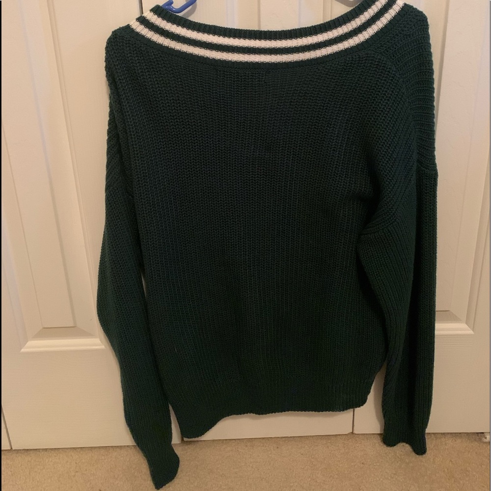sweater - Picture 3 of 3